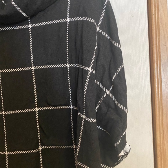 Fever Sz S/M Oversized Sweater NWT😊😊 - Picture 5 of 10